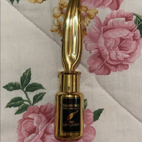 Liquid eyeliner - Picture 1 of 2